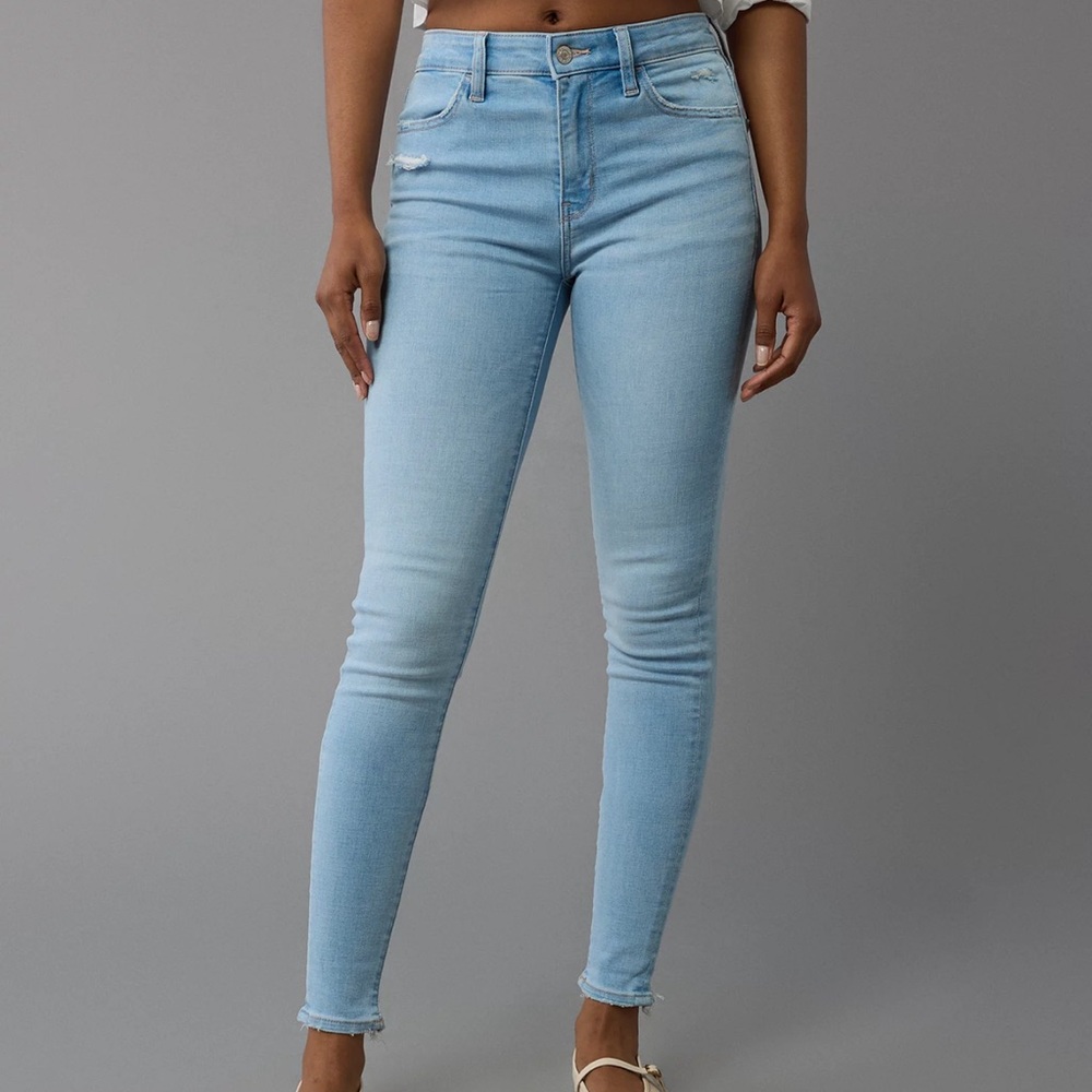 American Eagle Next Level Hi Rise jeans in light wash. Size 10. - Picture 4 of 10